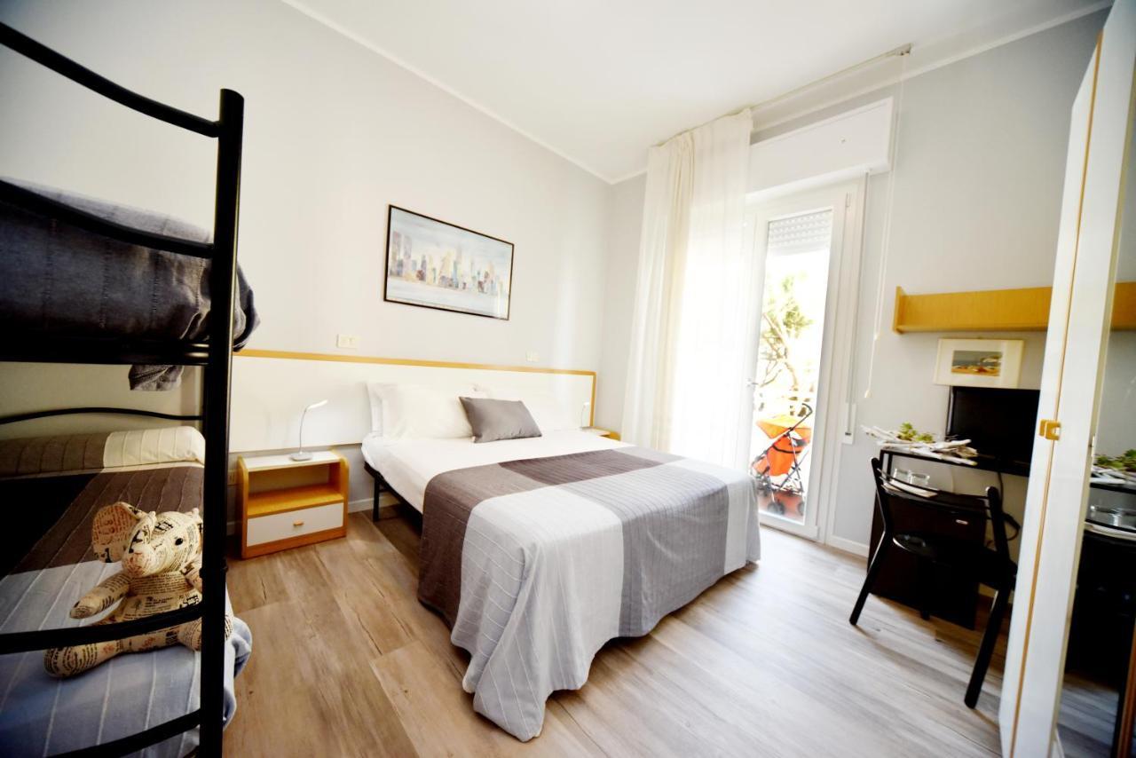 Hotel Mirabella Riccione Extérieur photo