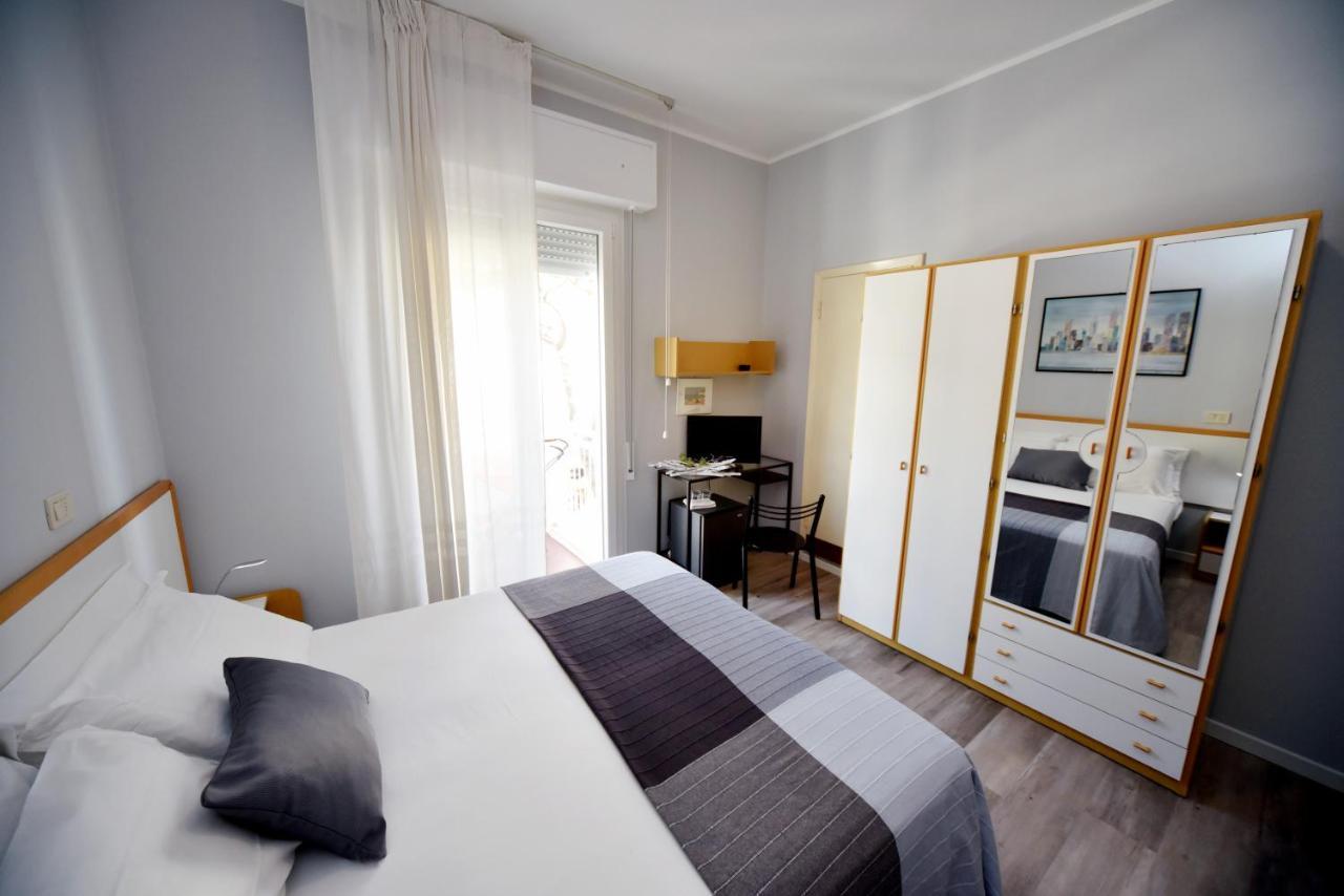 Hotel Mirabella Riccione Extérieur photo