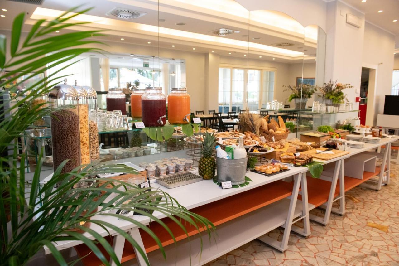 Hotel Mirabella Riccione Extérieur photo