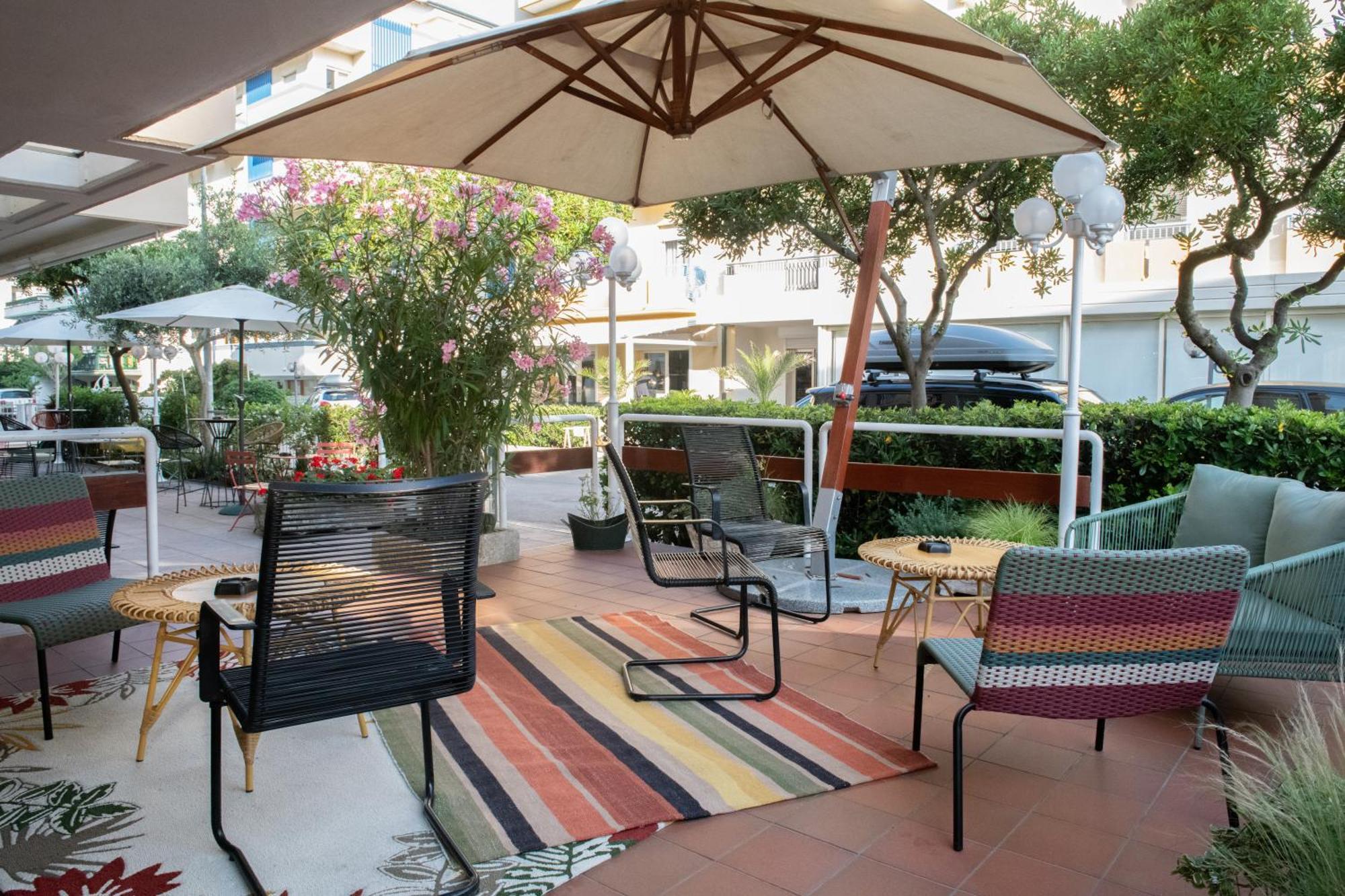 Hotel Mirabella Riccione Extérieur photo