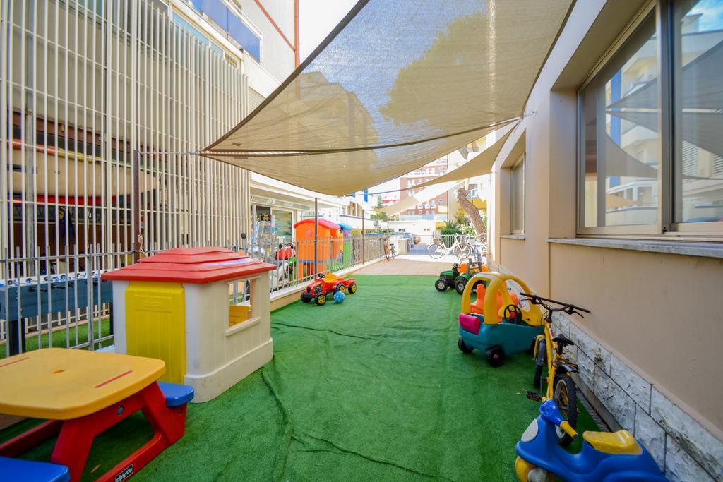 Hotel Mirabella Riccione Extérieur photo