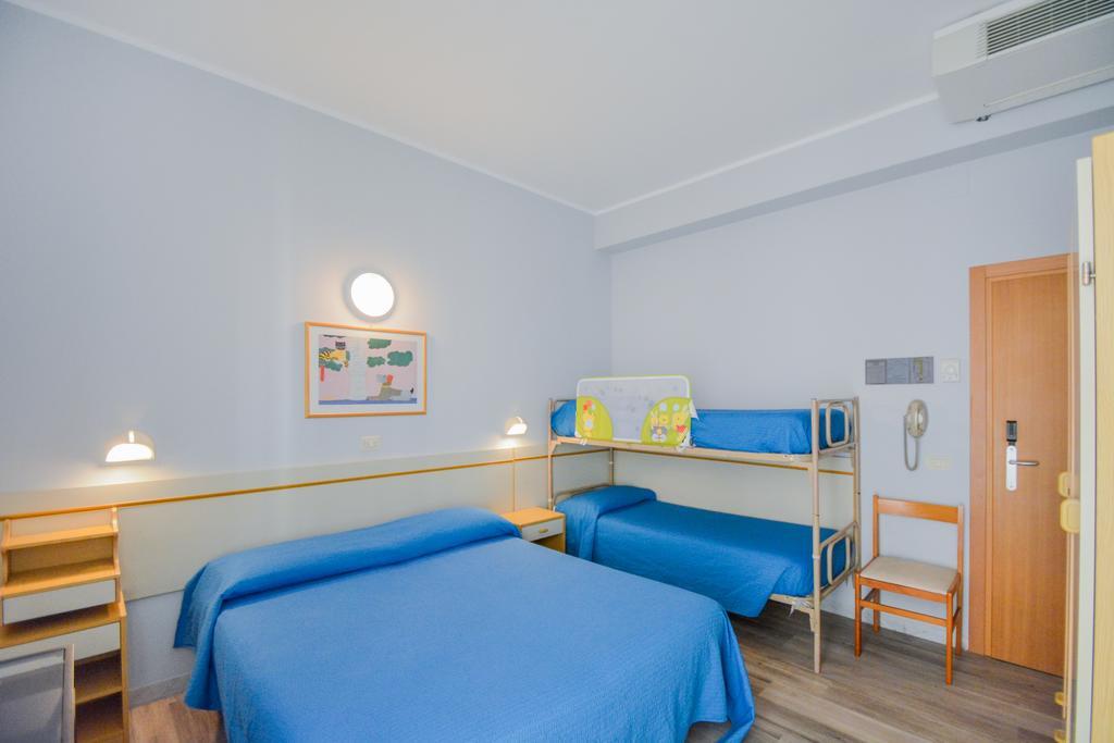 Hotel Mirabella Riccione Extérieur photo