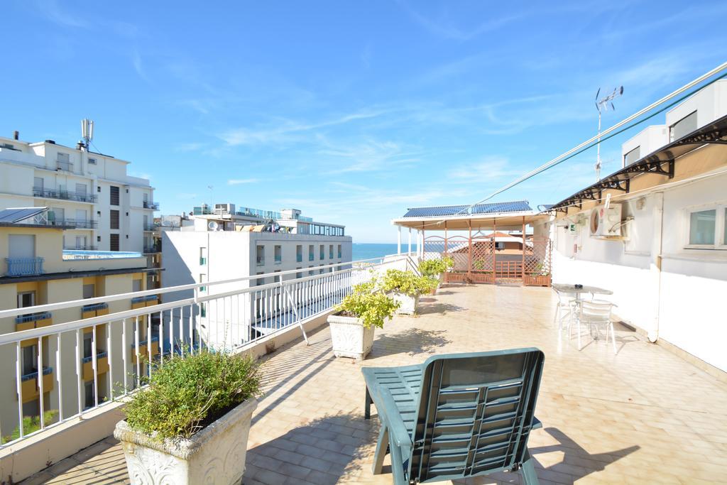 Hotel Mirabella Riccione Extérieur photo