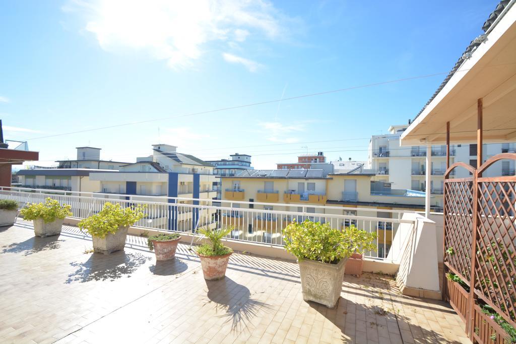 Hotel Mirabella Riccione Extérieur photo
