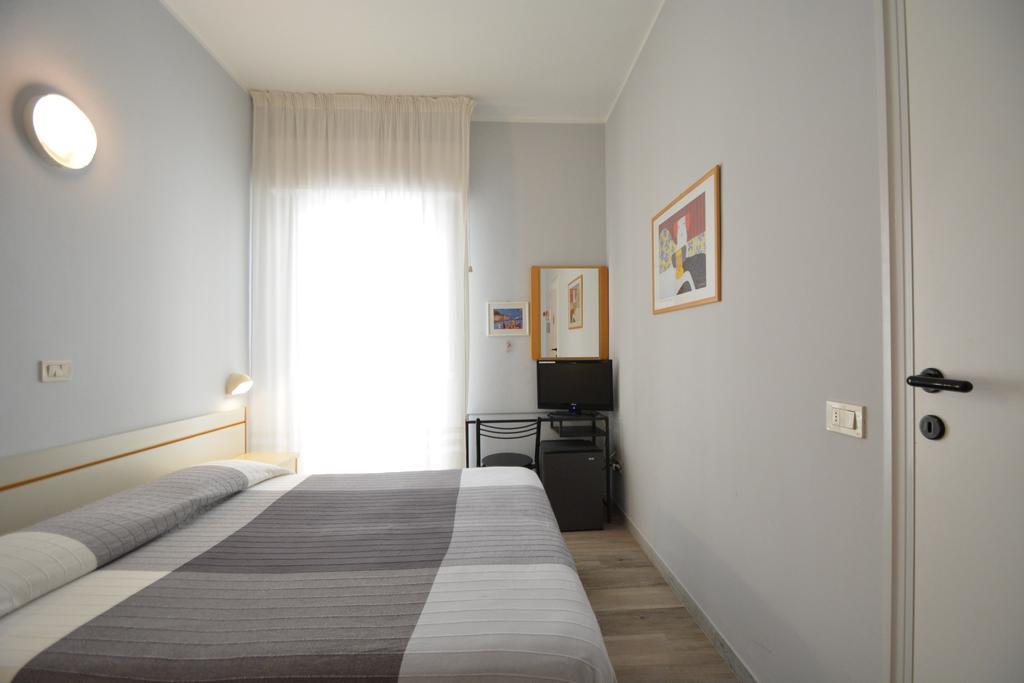 Hotel Mirabella Riccione Extérieur photo